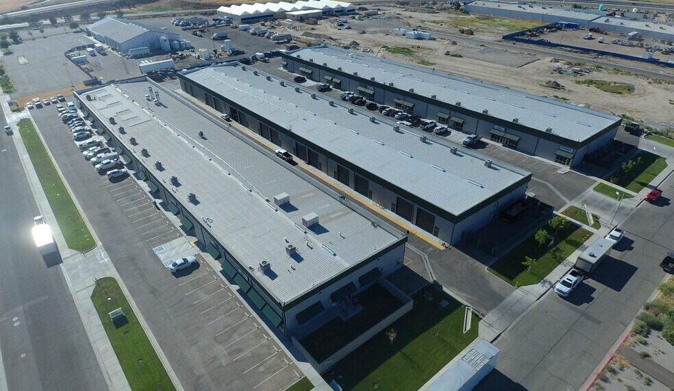 Primary Photo Of 1500 Enterprise Dr, Lemoore Warehouse For Lease