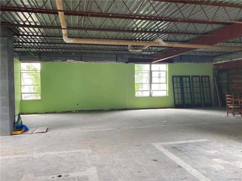 More Photos Of 116 Broad St, Tonawanda Specialty For Sale
