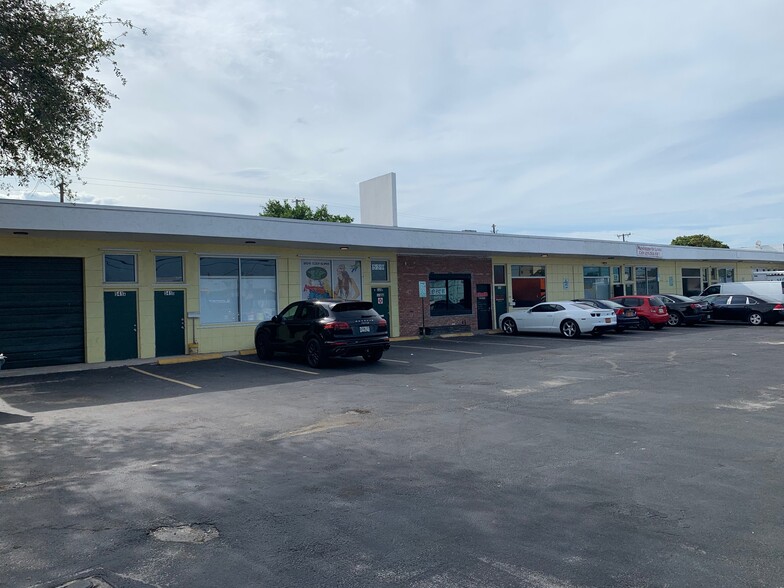 Primary Photo Of 525-541 S Dixie Hwy E, Pompano Beach Service For Lease