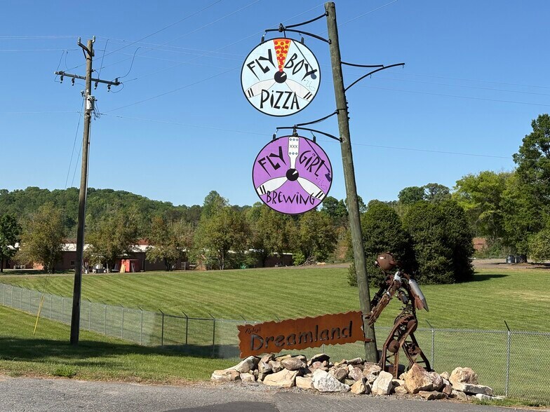 More Photos Of 192 Fashion Cir, Rutherfordton General Retail For Sale