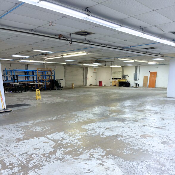 More Photos Of 1650 12th St E, Palmetto Manufacturing For Lease