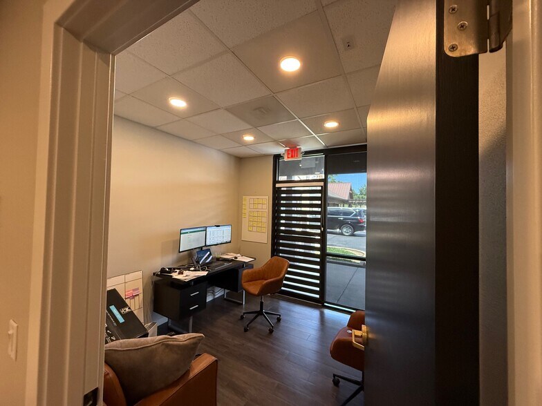 More Photos Of 1730 E Republic Rd, Springfield Unknown For Lease