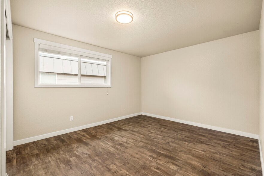More Photos Of 1570 James St, Woodburn Apartments For Sale