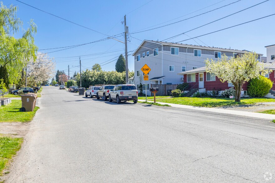 More Photos Of 234 S 70th St, Tacoma Apartments For Sale