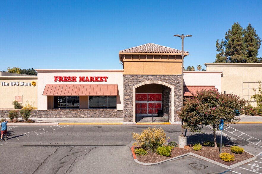 More Photos Of 1350 Grant Rd, Mountain View Unknown For Lease