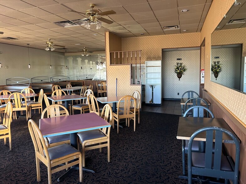 More Photos Of 10158 Niagara Falls Blvd, Niagara Falls General Retail For Lease