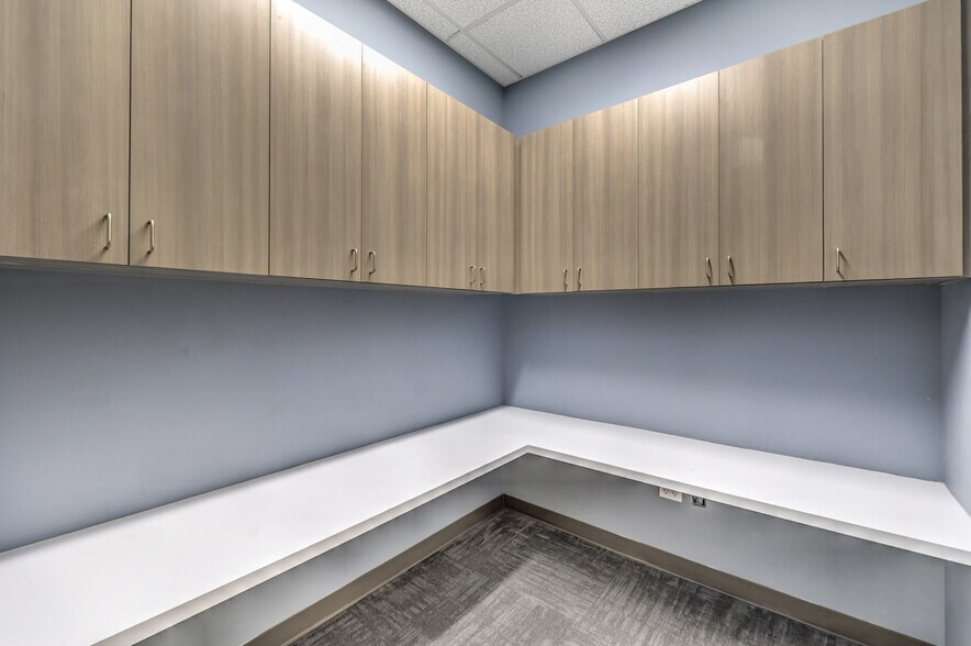 More Photos Of 2943-3073 W Craig Rd, North Las Vegas Unknown For Lease