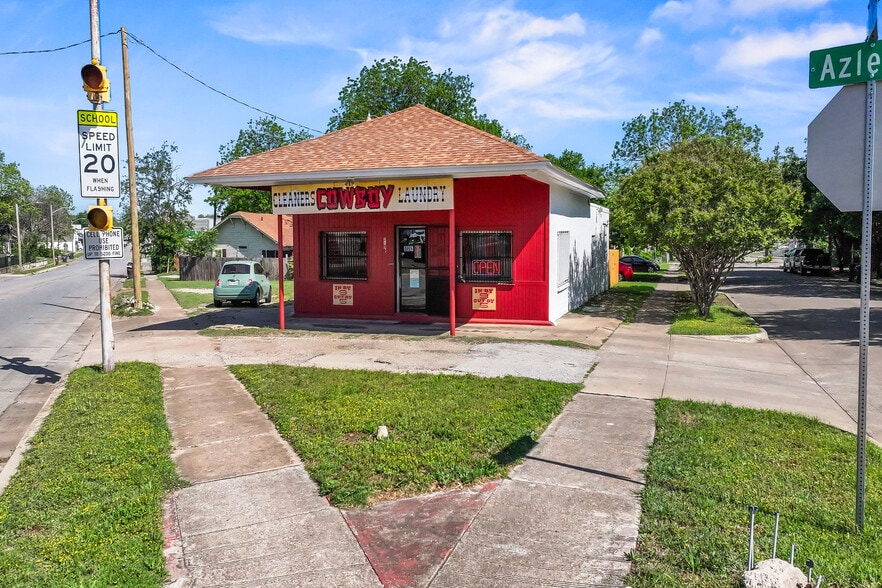 More Photos Of 2100 Azle Ave, Fort Worth Storefront For Sale