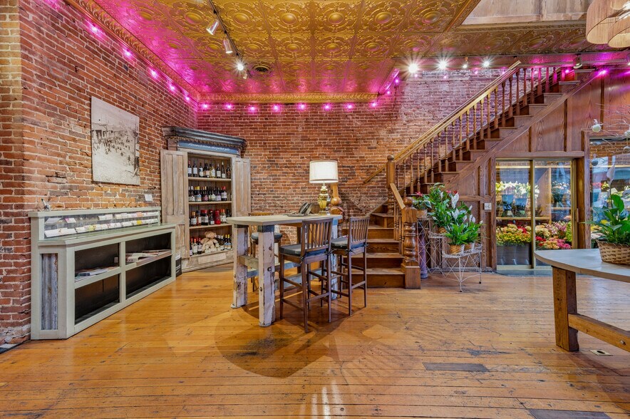 More Photos Of 102 W Main St, Grass Valley General Retail For Sale