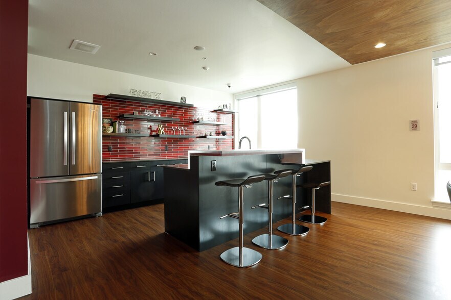 More Photos Of 2020 E Madison St, Seattle Apartments For Lease