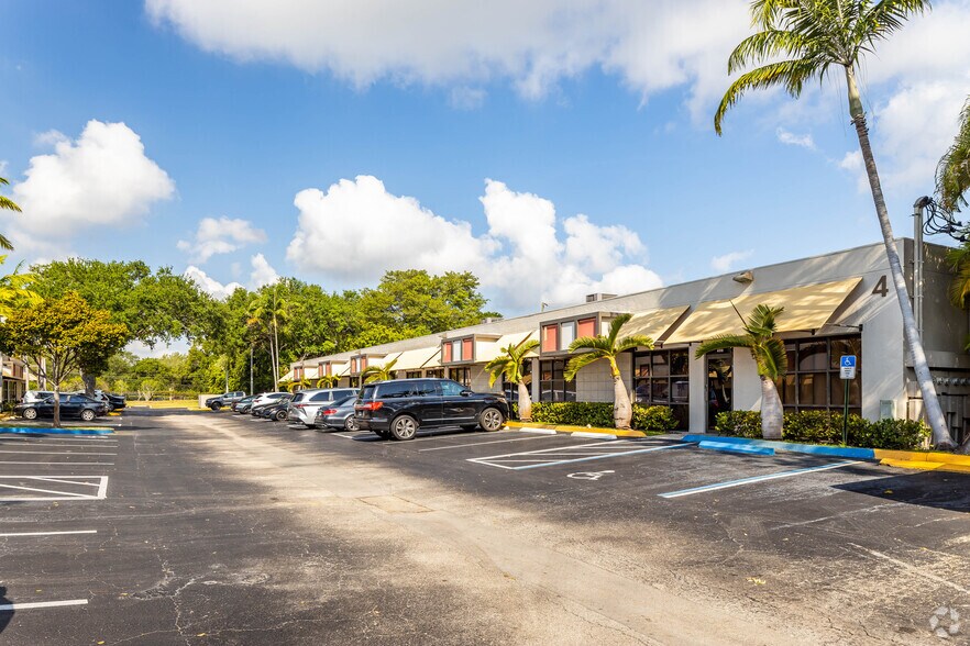More Photos Of 4101 Ravenswood Rd, Dania Beach Office For Lease