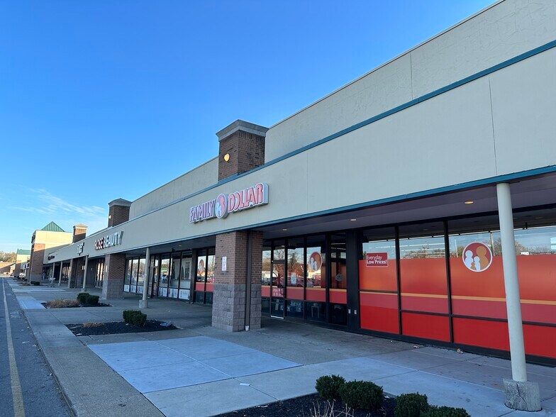 More Photos Of 850 S Hamilton Rd, Columbus Unknown For Lease