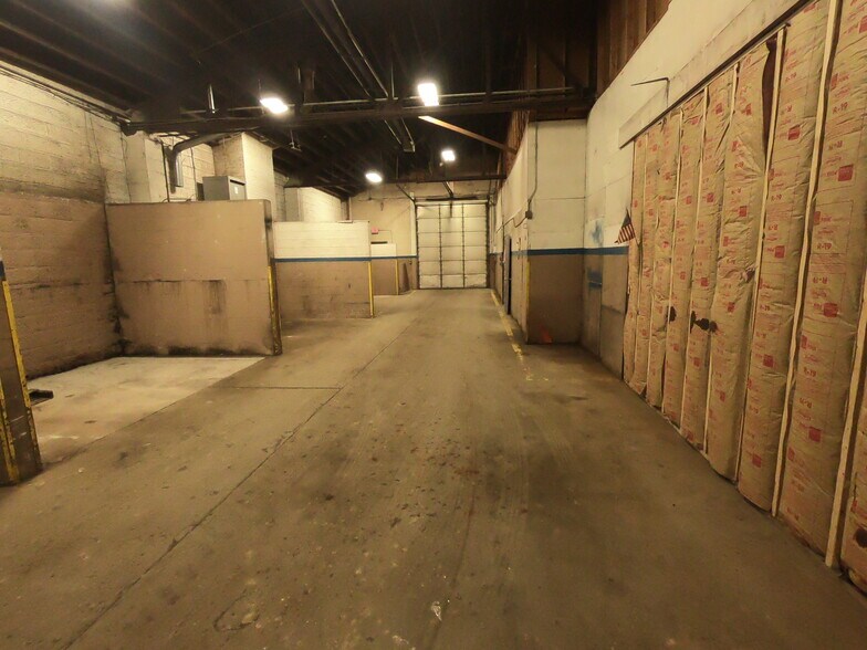 More Photos Of 145 1st Dr NE, New Philadelphia Flex For Lease