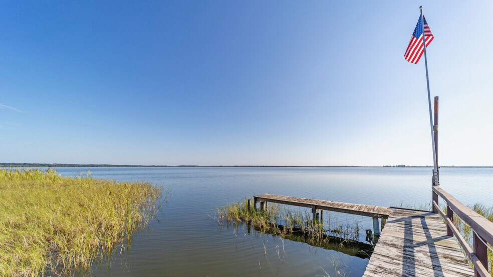 More Photos Of 6001 Bird Island Dr, Lady Lake Lodge Meeting Hall For Sale