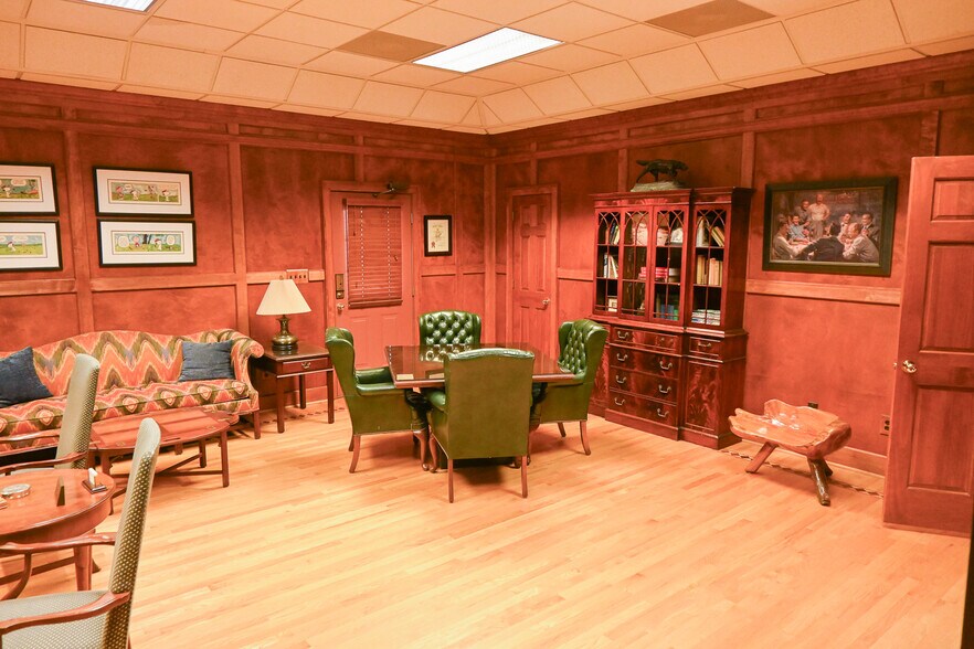 More Photos Of 109A Wholesale Ave NE, Huntsville Office For Sale