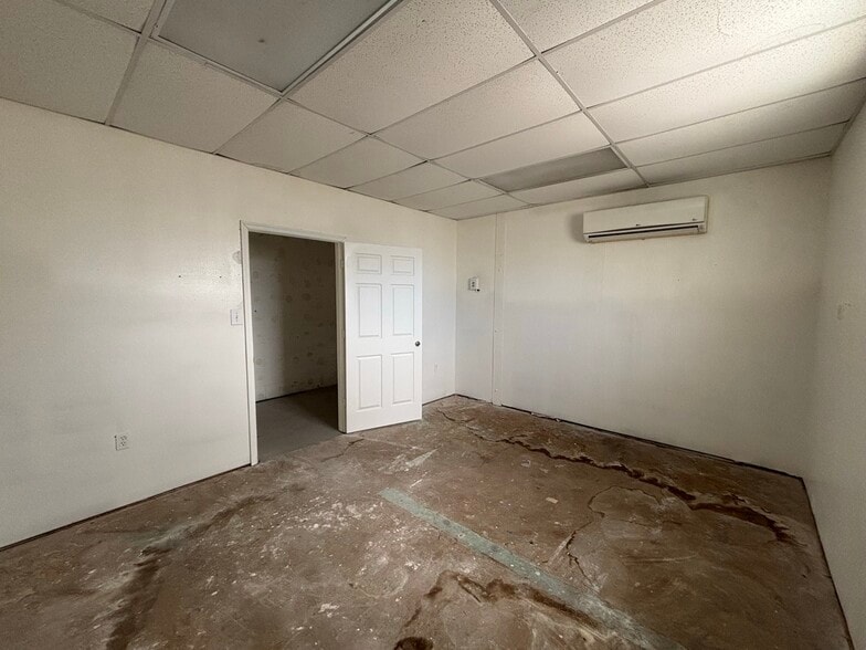 More Photos Of 1221 Court St, Clearwater Warehouse For Lease