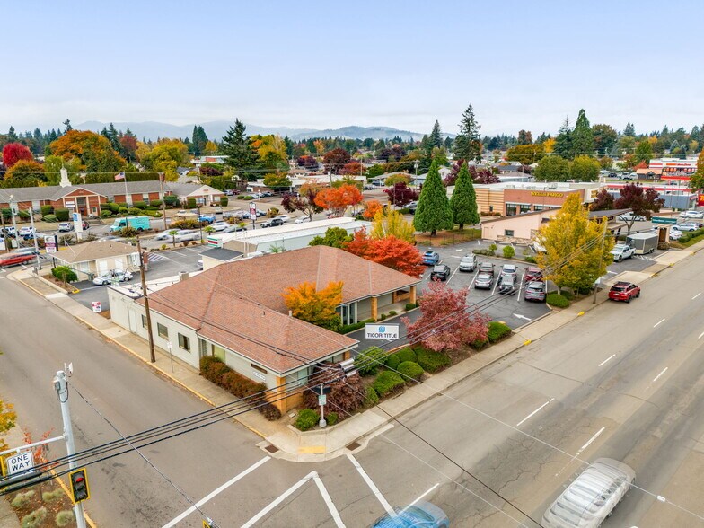 More Photos Of 1215 NE Baker St, Mcminnville Office For Sale