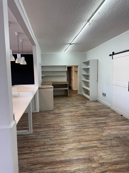 More Photos Of 1201 W Main St, Leesburg Service For Lease