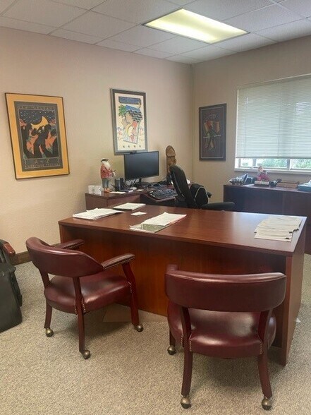 More Photos Of 1815 Crystal Lake Dr, Lakeland Office For Lease