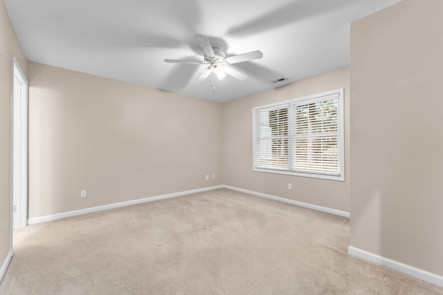 More Photos Of 520 Baird Cove Rd, Franklin Apartments For Sale