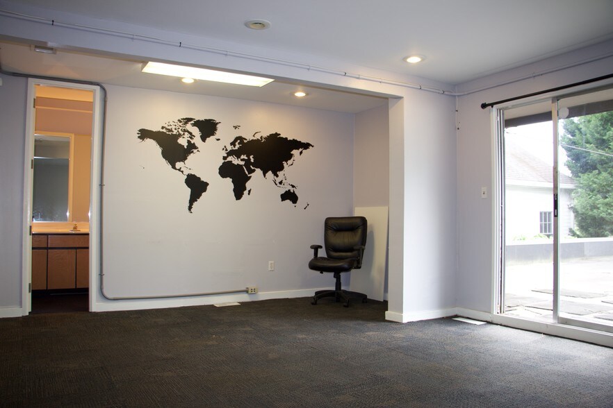More Photos Of 3025 Maple Dr NE, Atlanta Loft Creative Space For Lease
