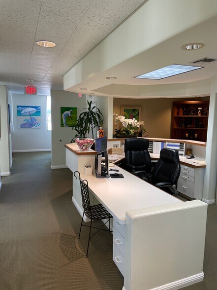 More Photos Of 400 Newport Center Dr, Newport Beach Medical For Lease