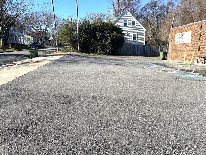 More Photos Of 4809 Parker St, Richmond Restaurant For Lease