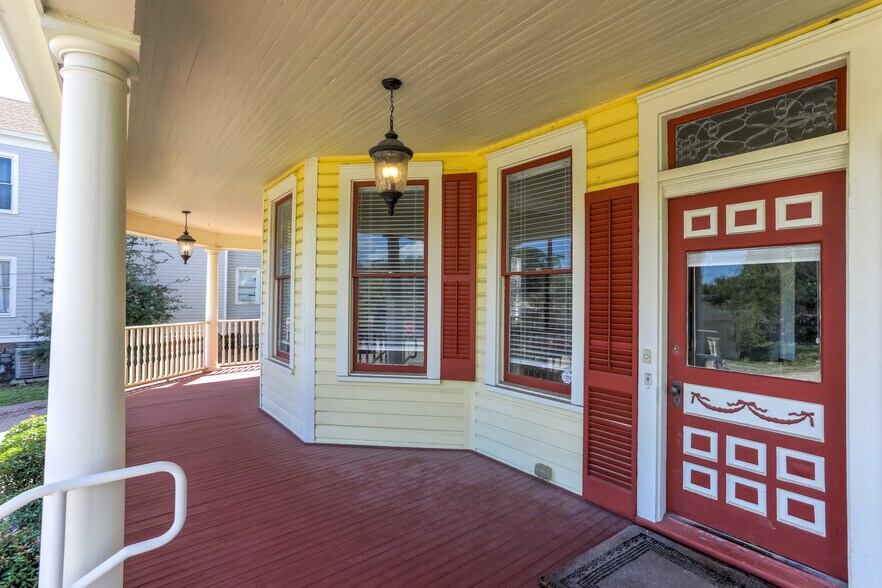 More Photos Of 921 N Palafox St, Pensacola Office For Sale
