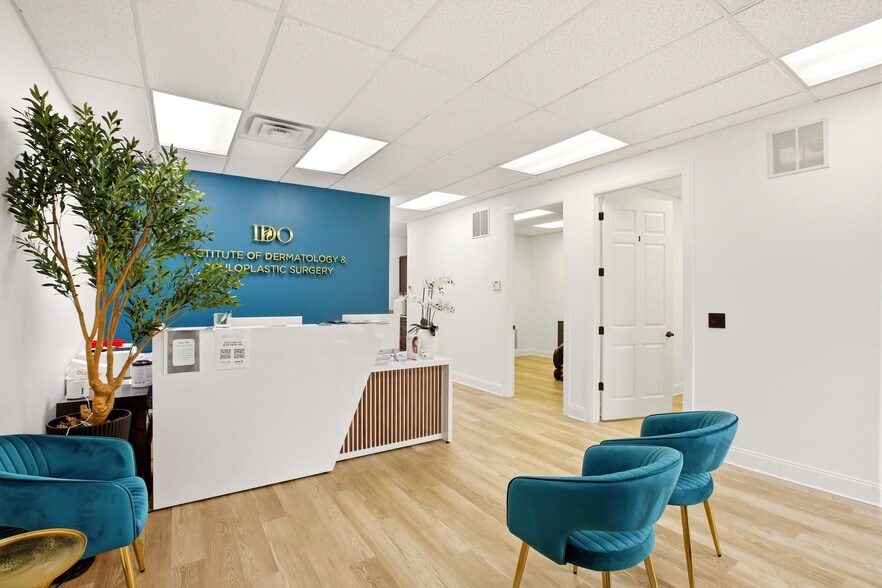 More Photos Of 5266 Office Park Blvd, Bradenton Medical For Lease