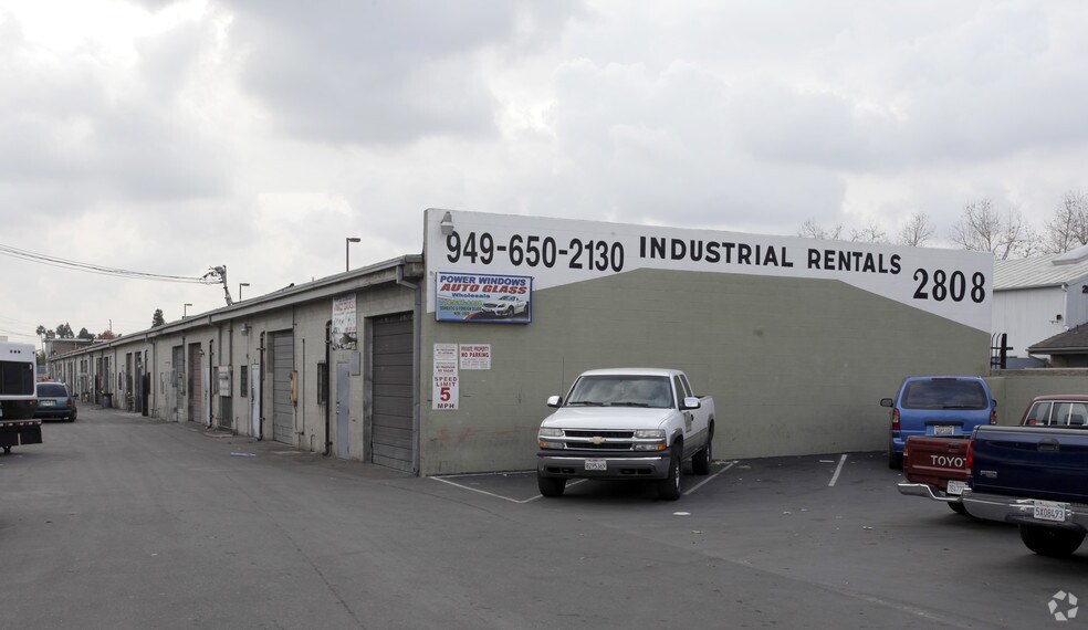 More Photos Of 2808 W 5th St, Santa Ana Warehouse For Lease