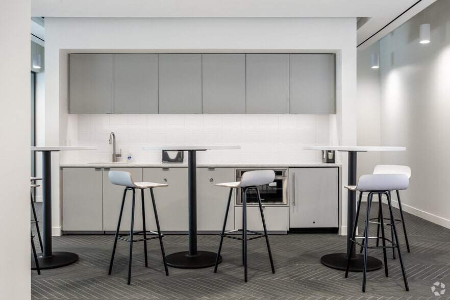 More Photos Of 8320 Old Courthouse Rd, Vienna Office For Lease