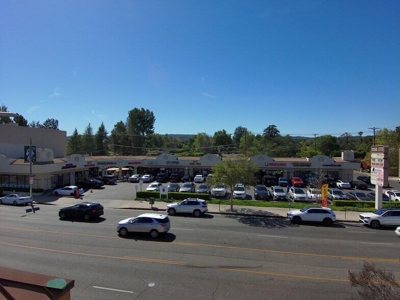 More Photos Of 19000-19030 Ventura Blvd, Tarzana Unknown For Lease