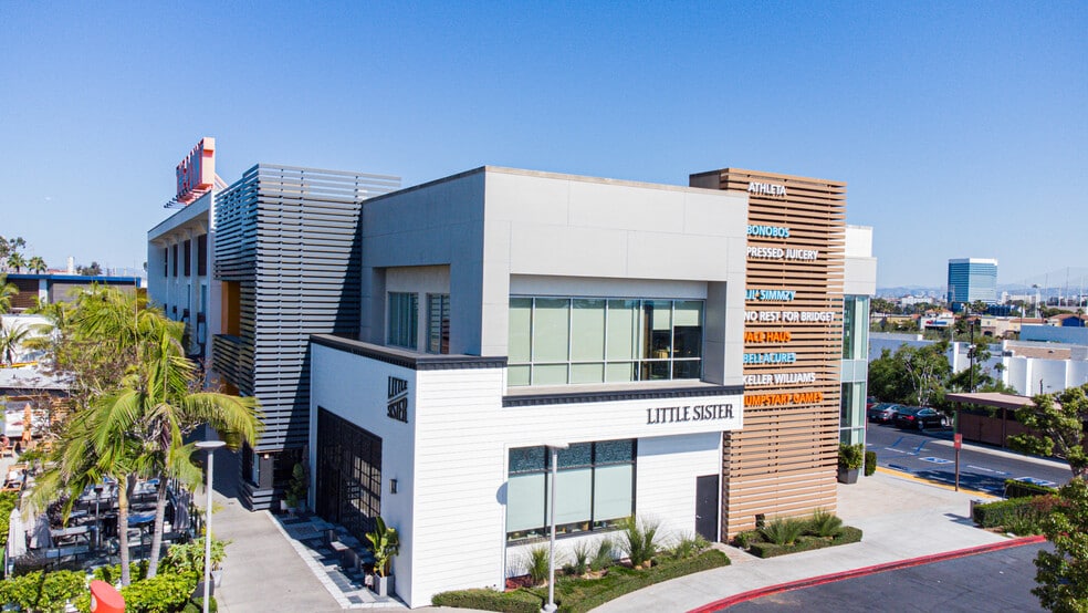 More Photos Of 830 S Pacific Coast Hwy, El Segundo Storefront Retail Office For Lease