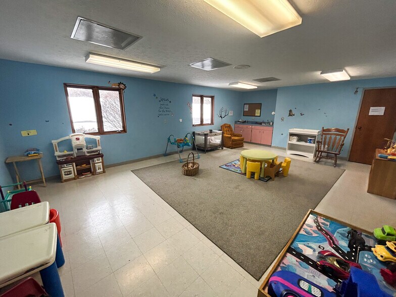 More Photos Of 6081 Ross Rd, Fairfield Specialty For Sale