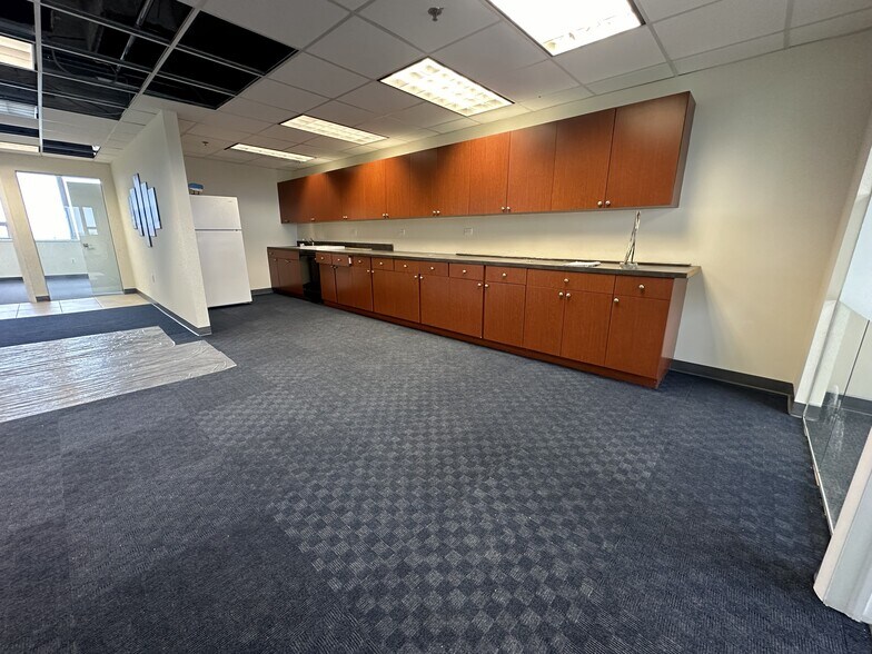 More Photos Of 2455 E Sunrise Blvd, Fort Lauderdale Loft Creative Space For Sale