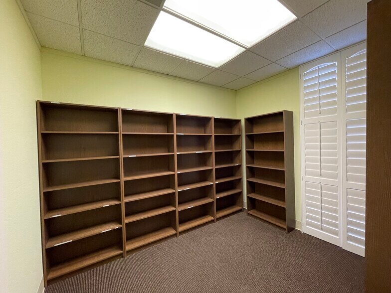 More Photos Of 1245 W 6th St, Corona Medical For Lease