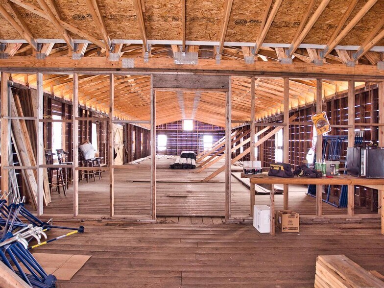 More Photos Of 2139 Main Rd, Tiverton Marina For Sale