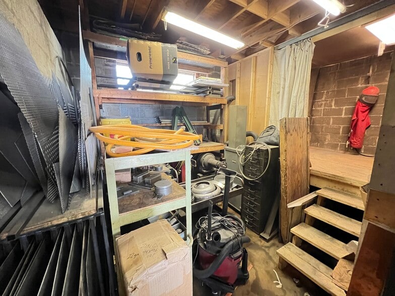 More Photos Of 1438-1442 Light St, Baltimore Showroom For Sale