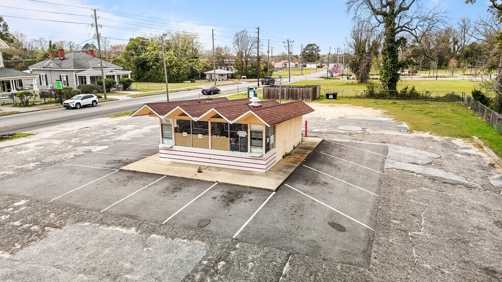 More Photos Of 415 S John St, Goldsboro Restaurant For Sale