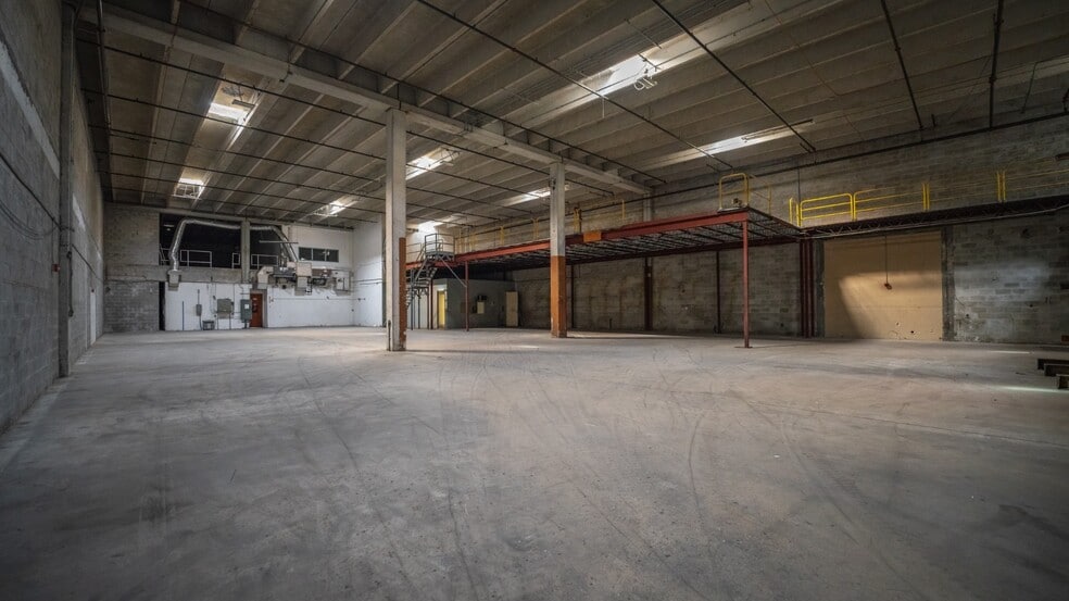 More Photos Of 6000 Park of Commerce Blvd, Boca Raton Distribution For Lease