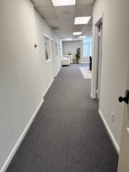 More Photos Of 375 Sunrise Hwy, Lynbrook Storefront Retail Office For Lease