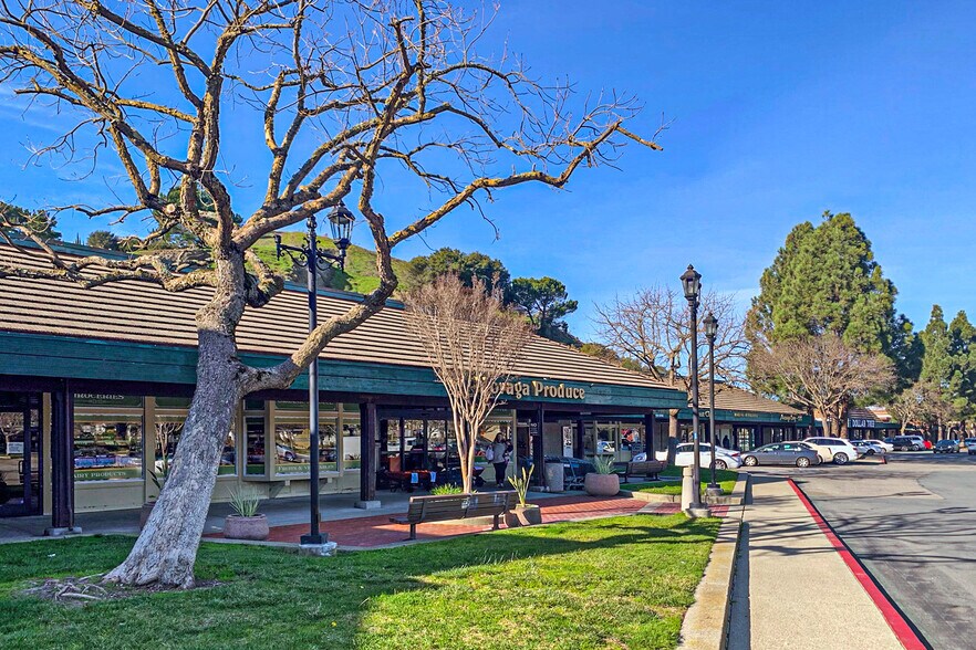 More Photos Of 360-580 Park Blvd, Moraga Unknown For Lease