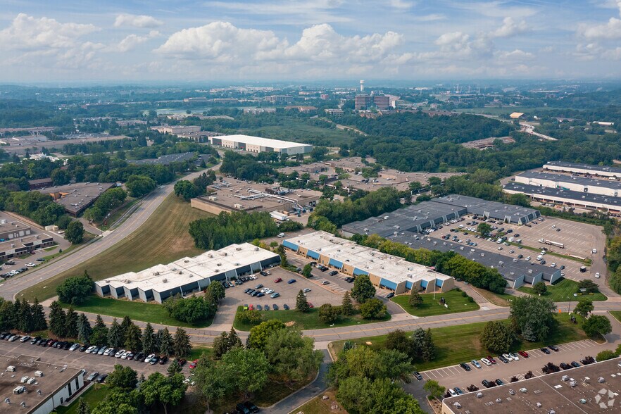 More Photos Of 7150-7174 Shady Oak Rd, Eden Prairie Research And Development For Lease