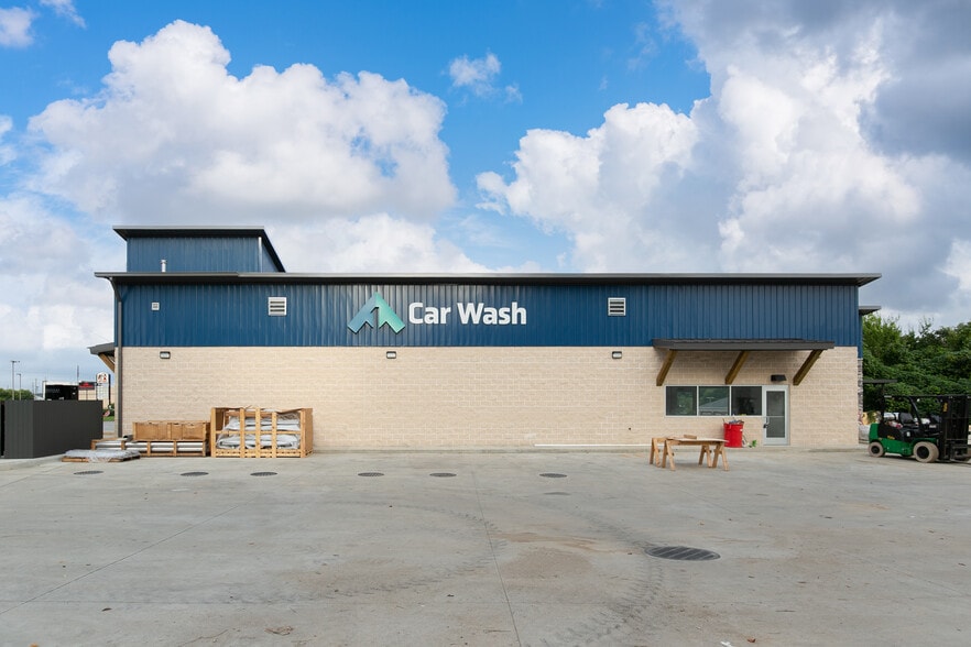 More Photos Of 420 Fieldstown Rd, Gardendale Carwash For Sale