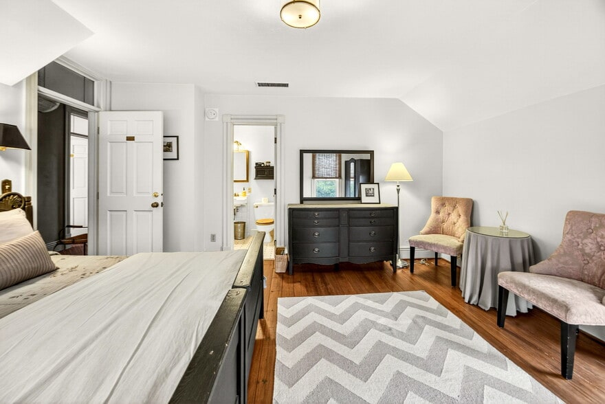 More Photos Of 668 N Main St, Ashland Hospitality For Sale