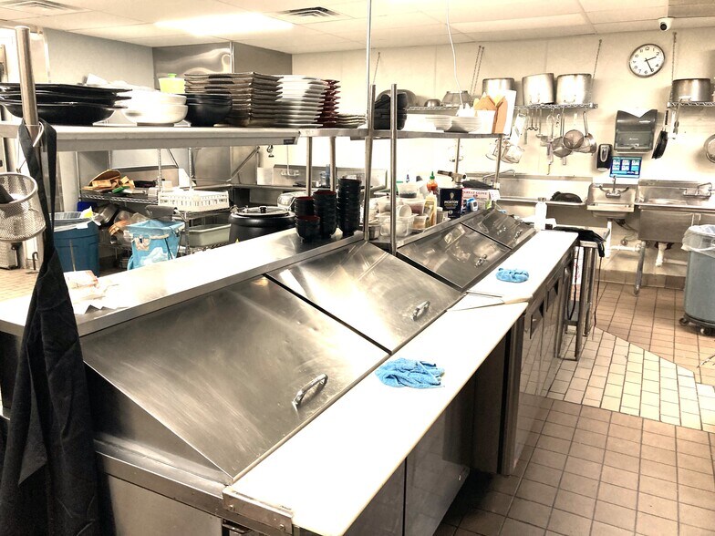 More Photos Of 1030 W John Carpenter Fwy, Irving Freestanding For Sale