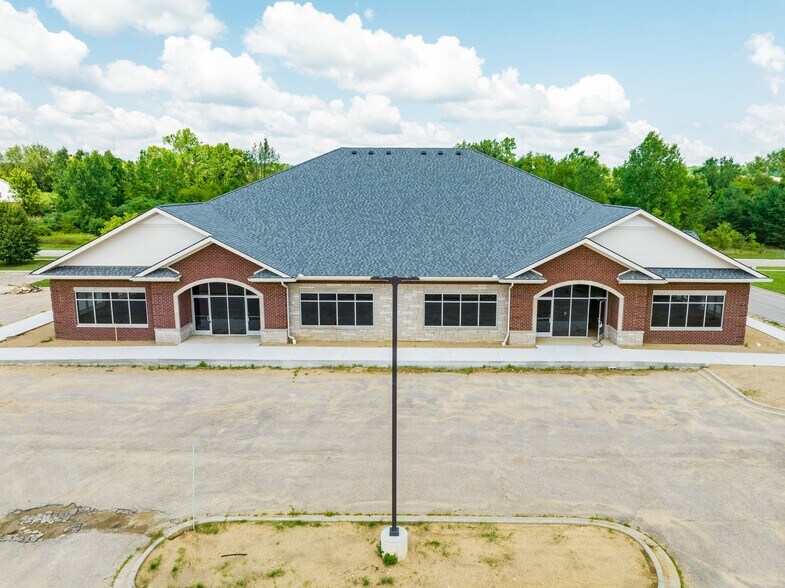 Primary Photo Of 6001 Cheshire Park Dr, Village of Clarkston Medical For Sale