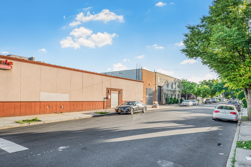 More Photos Of 162-20 77th Rd, Flushing Light Manufacturing For Sale