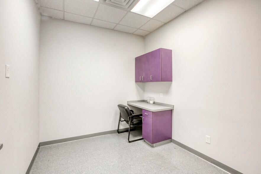 More Photos Of 921 S Las Vegas Blvd, Las Vegas Office For Sale