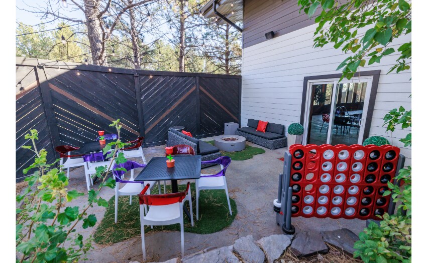 More Photos Of 855 N 5th St, Custer Hotel For Sale